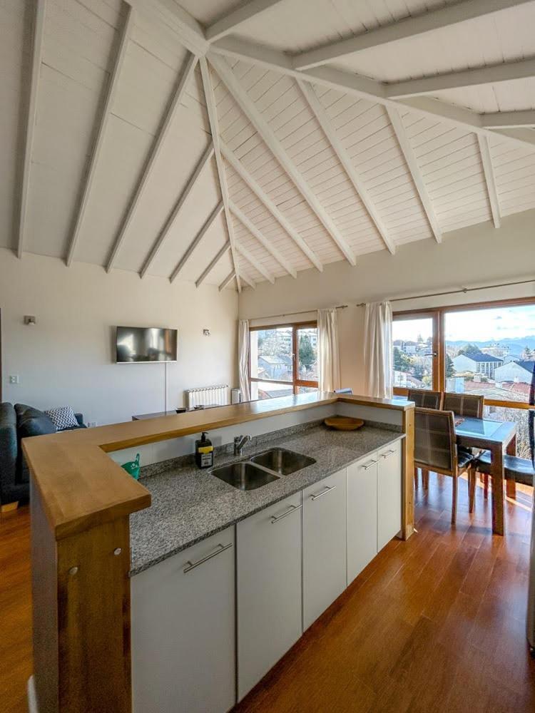 Hermoso Departamento Con Vista Al Y Cochera *